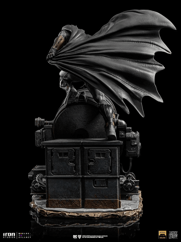 Batman sobre Batiseñal Deluxe 3