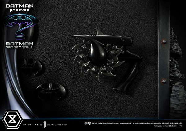 Batman Forever Diorama Museum Masterline Series 1/3 Batman Gadget Wall 49 cm-c8bee00b-8a8d-457f-85e0-03557ec41a38 17