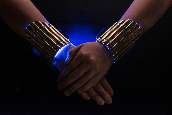 Replica Brazaletes Y Pin Cinturon Viuda Negra Marvel 3