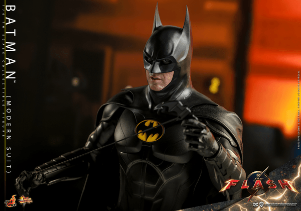 Batman (Modern Suit) 8