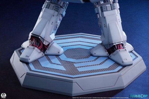 ED-209-1b82c583-c49b-4d60-8a4d-82a4da244863 18