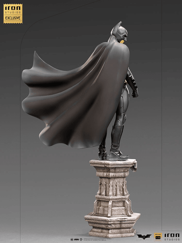 Batman Deluxe-86f7d65e-1449-4c5d-b4eb-7fa42e2b3736 7