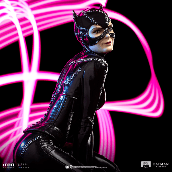 Catwoman-0edd5777-f55a-419c-886d-0f6d5bb885bc 7