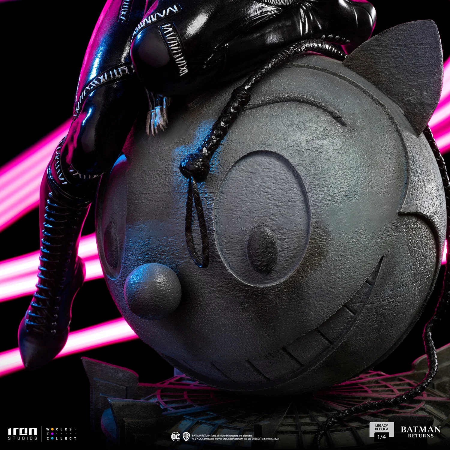 Catwoman-0edd5777-f55a-419c-886d-0f6d5bb885bc 1