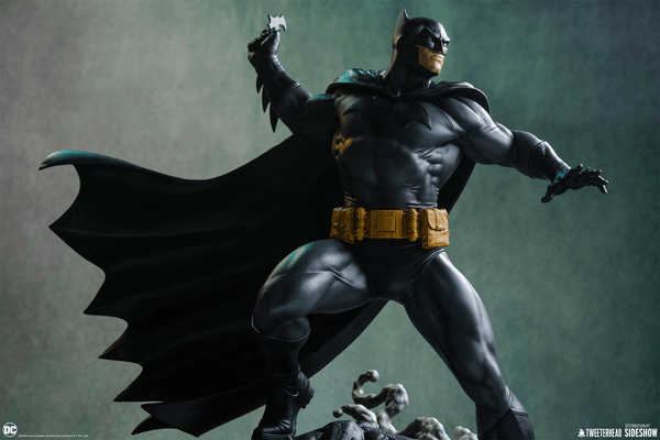 Batman™ (Black and Gray Edition) 19