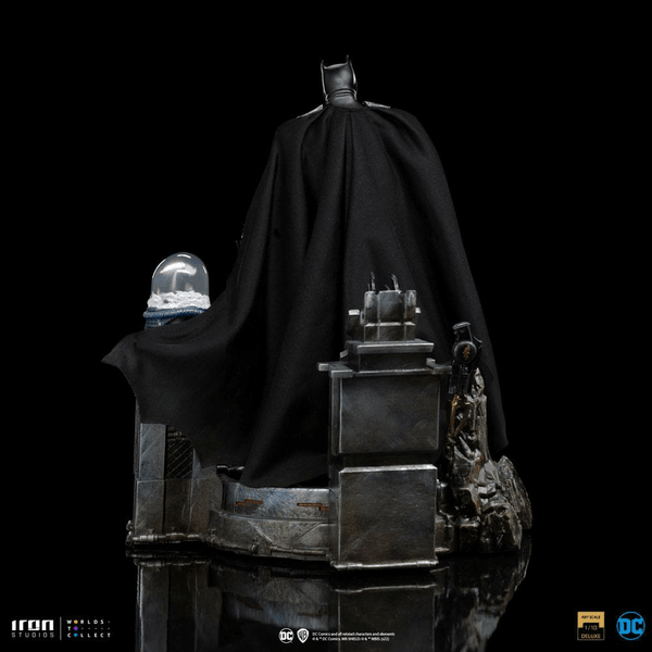 Batman Unleashed Deluxe 24 cm 3