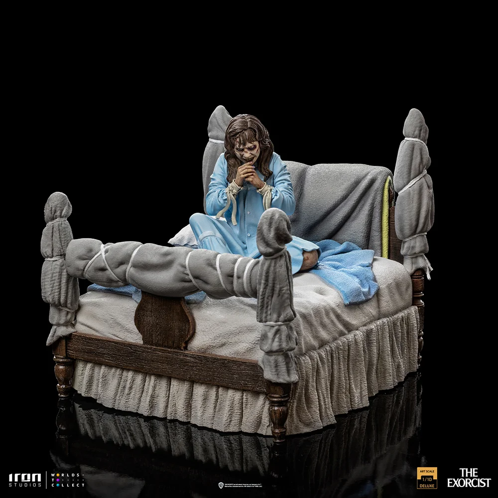 Possessed Regan MacNeil Deluxe 1