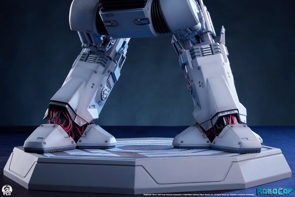 ED-209-1b82c583-c49b-4d60-8a4d-82a4da244863 17