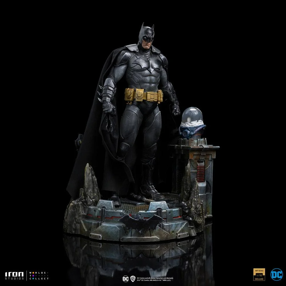Batman Unleashed Deluxe 24 cm 1