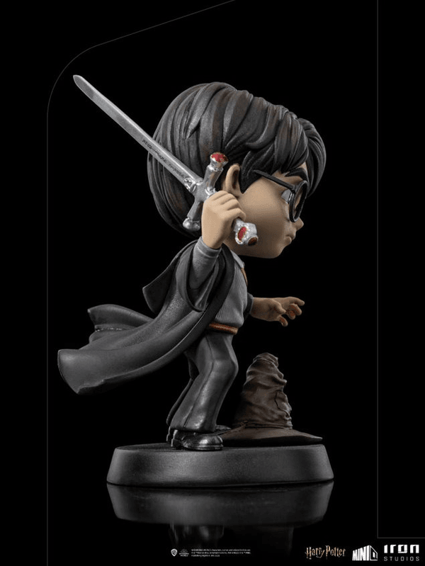 Harry Potter con la Espada de Gryffindor MiniCo 5