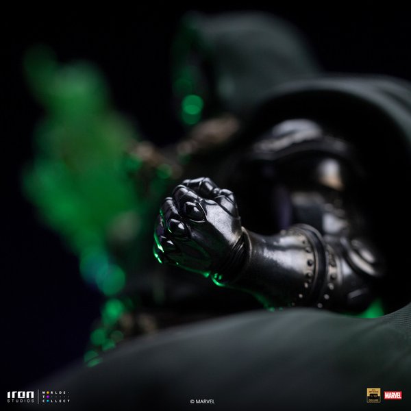 Doctor Doom Deluxe-2a86622c-0108-4631-9fd2-97f3c09d0bc4 13