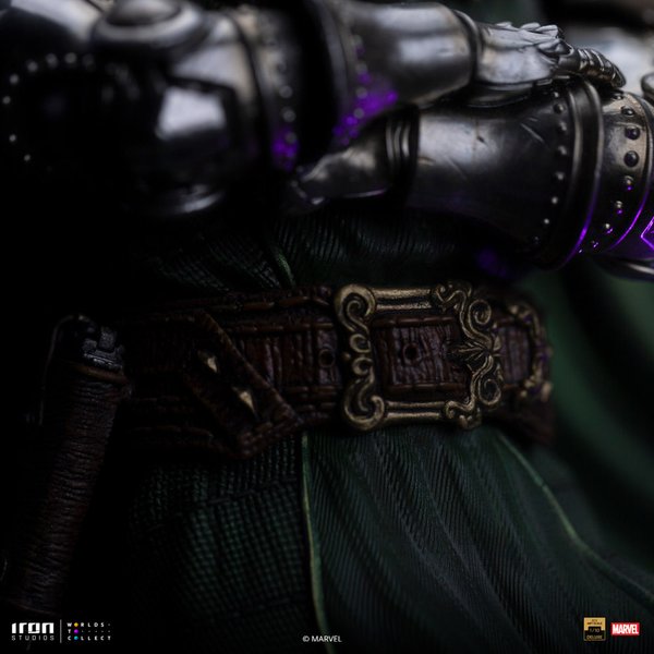 Doctor Doom Deluxe-2a86622c-0108-4631-9fd2-97f3c09d0bc4 14