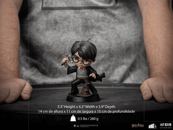 Harry Potter con la Espada de Gryffindor MiniCo 7