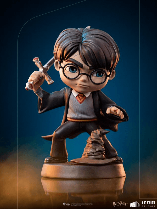 Harry Potter con la Espada de Gryffindor MiniCo 1