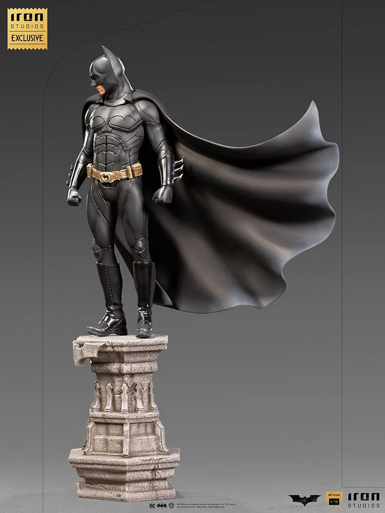 Batman Deluxe-86f7d65e-1449-4c5d-b4eb-7fa42e2b3736 1