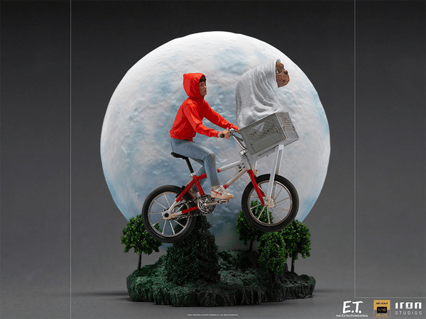 E.T. & Elliot 1