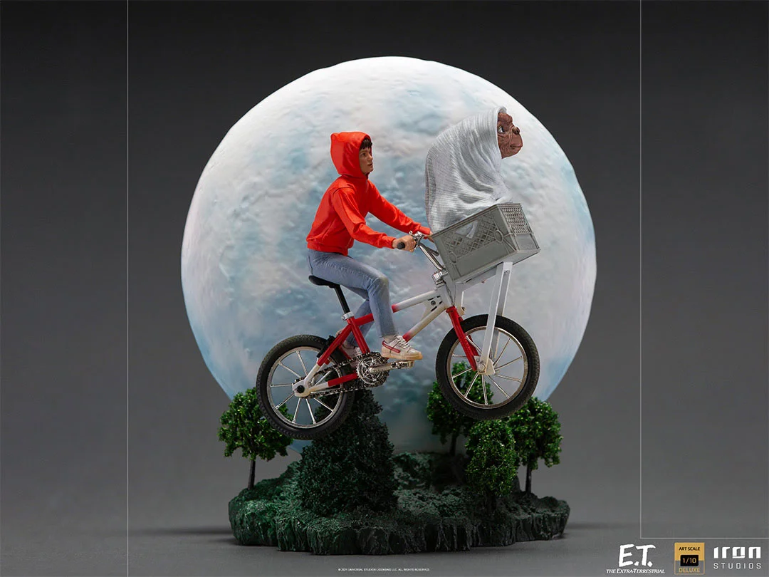E.T. & Elliot 1